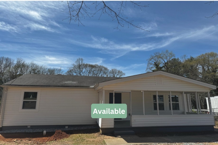 House in Mableton - 1099 (A)-1