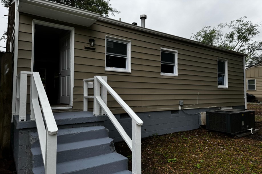 House in Marietta - 569-12